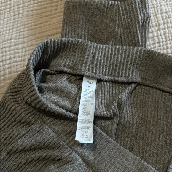 ALO muse jogger pants - Picture 7 of 10